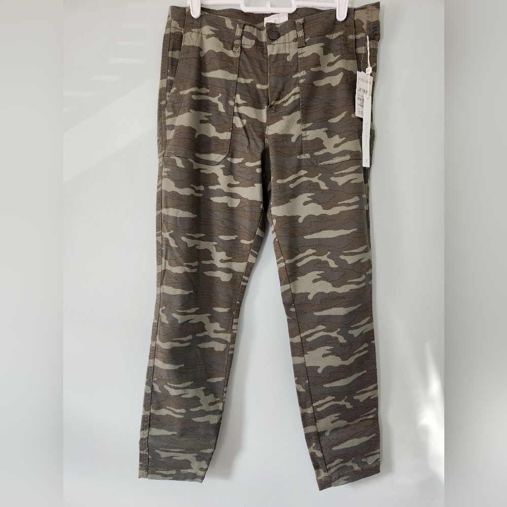 Women's Camo Pants Size 8